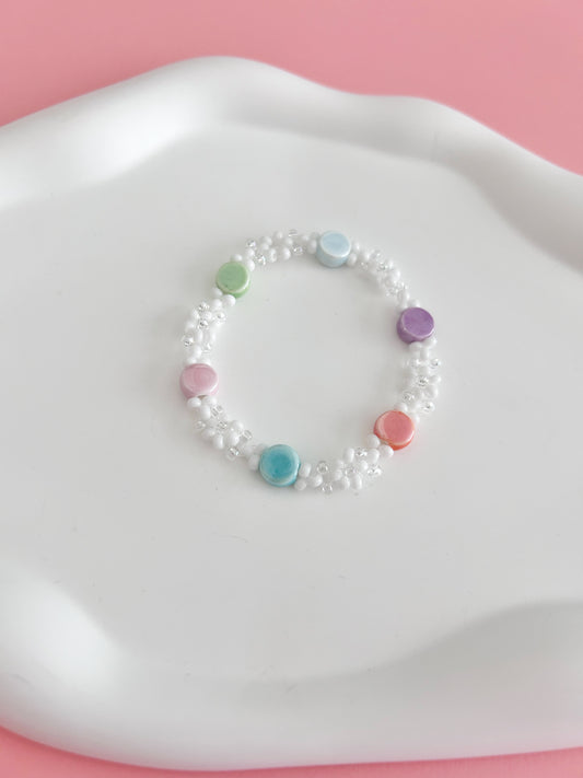 White Daisy Bracelet