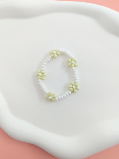 Pastel Green and White Kids Daisy Bracelet