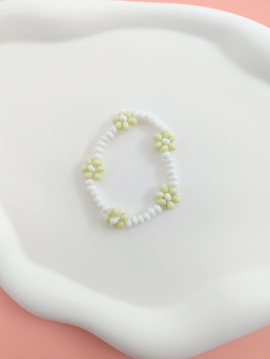 Pastel Green and White Kids Daisy Bracelet