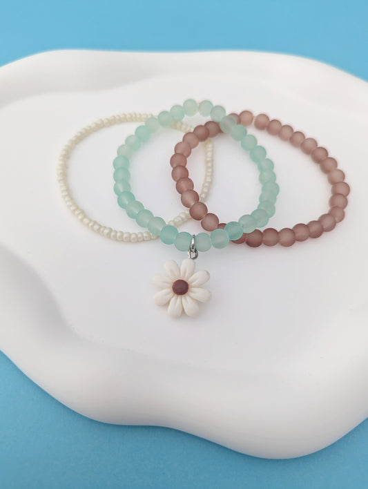 White Daisy Charm Stack